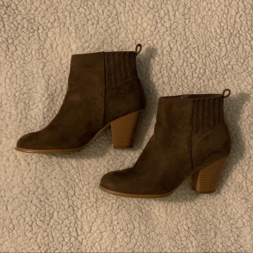 Nature Breeze Heeled Booties